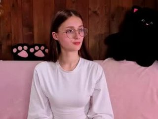 jericapuetz teen cam babe wants to be fucked online as hard as possible