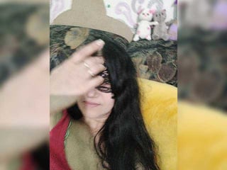 zulfamillers brunette cam babe presents kiss show online