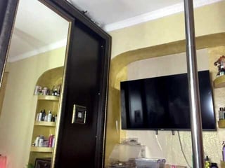 alethearushforth blonde white cam babe wants her pussy stretched