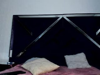 barbieandmax smoking cam girl with ohmibod in the chatroom