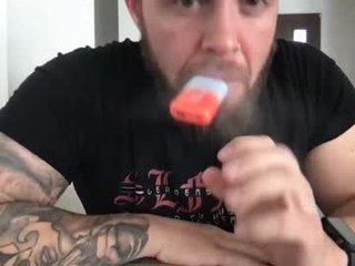 thiccbull12 cam babe demonstrating their squirt experience in a sexy and sensual manner