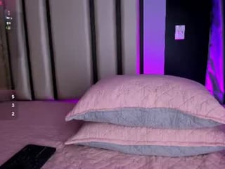maddie_01 latina cam girl shows how depraved it only in private chat