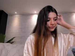 alessiacorleone_ spanish cam babe gets her pussy sodomized