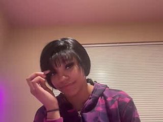 tatiwellls nude cam bitch enjoys hard live sex on camera