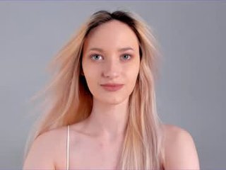 annawilkinsona blonde cam girl gets her ass stuffed with huge dick
