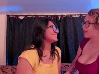 electricnightsxxx cam girl fucks in various positions and gets a facial online