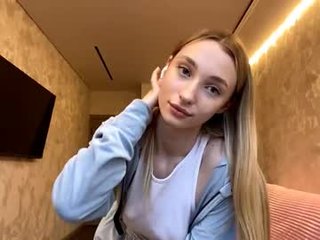 velvethonerkamp teen cam babe wants to be fucked online as hard as possible