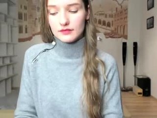 nadyamoons cute teen cam girl loves fucked in the ass online