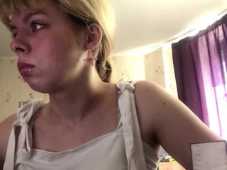sandythorington brunette white cam babe wants her pussy stretched