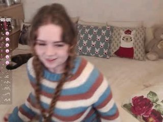 soft_purr_kitty deutsch teen cam babe plays with her soaked hole