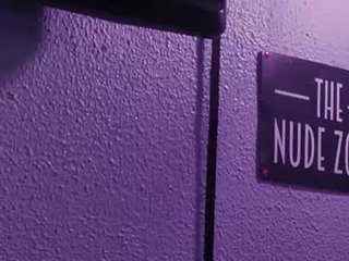 bellaskeykeeper cam babe makes squirting and wants to kiss her pussy online