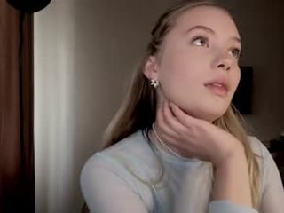 melanie__murr blonde cam babe in the chatroom offers her holes for banging
