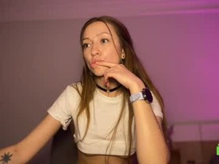 tease_eve_lure cam babe loves caresses her clit and pussy at the same time online