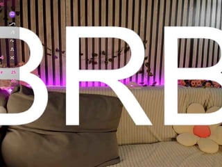 casey-sweeet european cam babe offers her shaved pussy for live sex experiments online