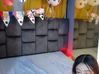 matteo_bms teen cam babe offers her round asshole for deep penetration with ohmibod