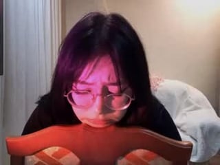 lupefaulker teen cam babe wants kiss on pussy online
